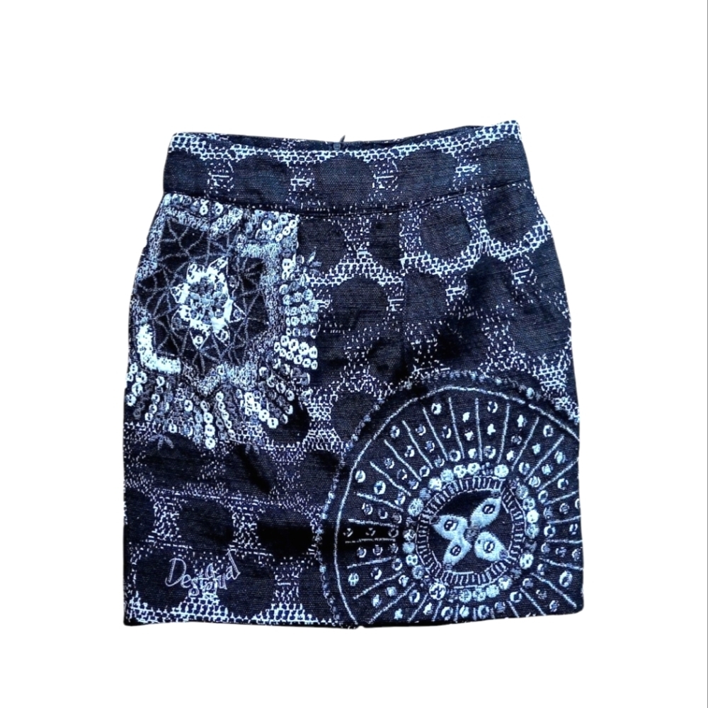 Desigual Knee Length Black And White Skirt Size 30